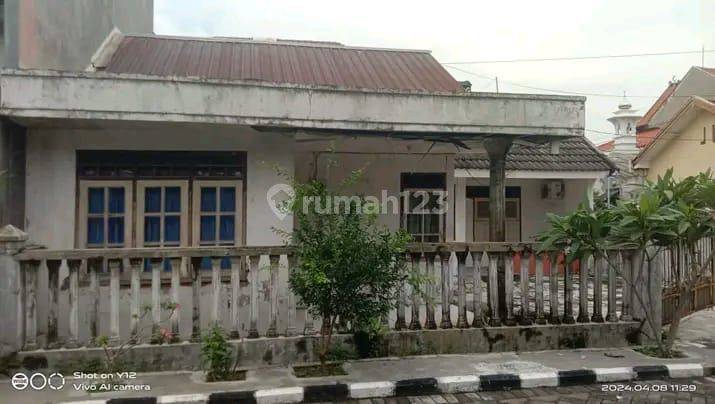 Rumah hitung Tanah Di Wiyung Surabaya Barat  2