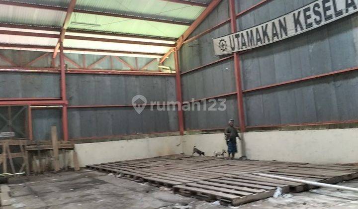 Sewa gudang parkiran luas Gudang di Jl raya warung gunung dampai 2