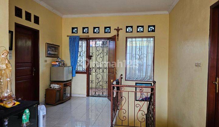 ruang keluarga rumah dijual villa mutiara cinere