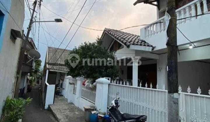 Rumah & 5 Kontrakan Full Terisi Cocok untuk Investasi Lokasi Strategis 3 Menit ke Stasiun MRT Blok A - Jakarta Selatan