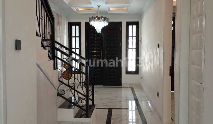 Rumah Mewah 3 Lantai Dalam Komplek Townhose di Jagakarsa - Jakarta Selatan