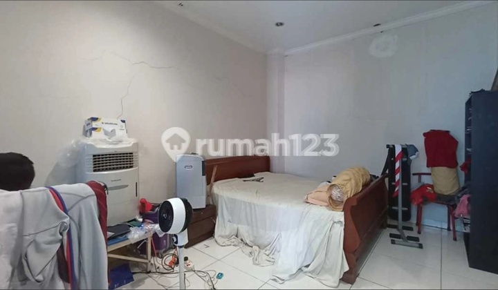 Rumah Asri Siap Huni 2 Lantai di Menteng Dalam, Jakarta Selatan 2