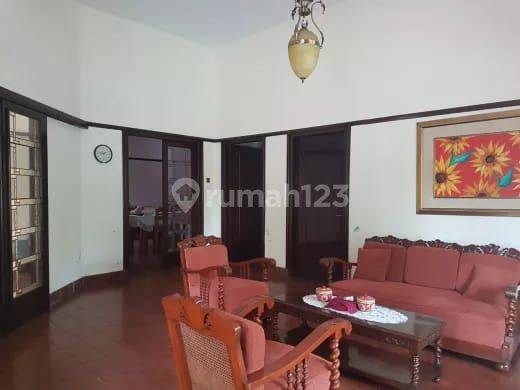 Di Jual  Rumah Mewah dan Asri Pusat Kota 2