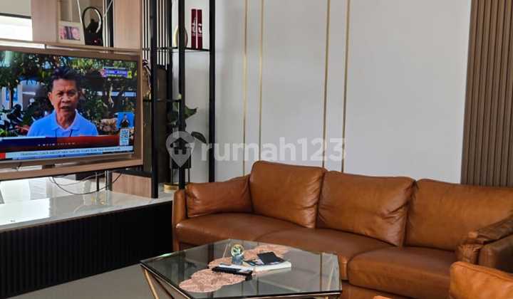 Beautiful 2-Story House Sumarecon