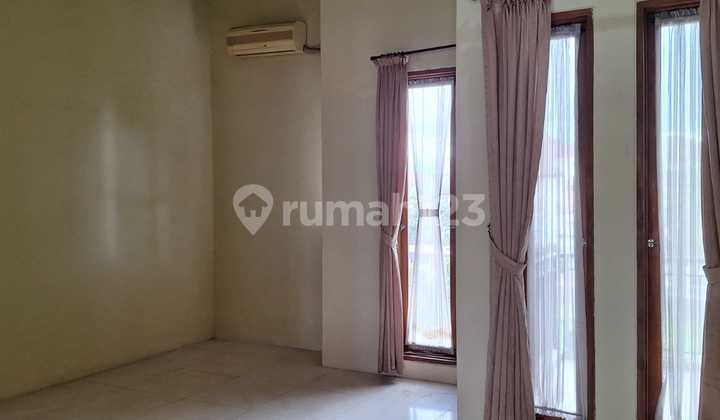 Rumah Minimalis Bersih Singgasana 2