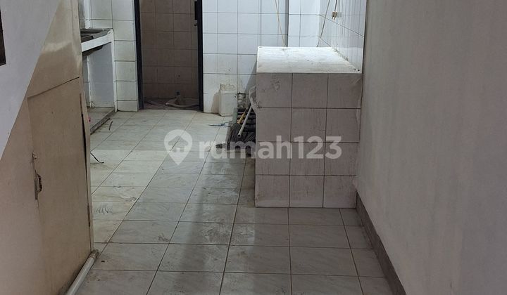 Good Strategic Shop House on Mohamad Toha Street 2