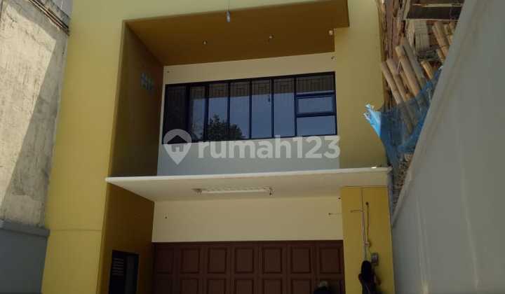 Good Ready-to-Occupy Shop House on Sudirman Main Road Good Ready-to-Occupy Shop House on Sudirman Main Road