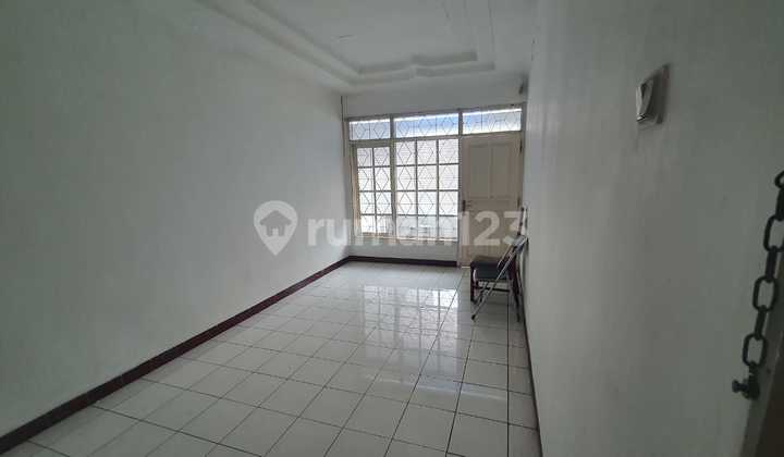 Rumah 2 Lantai Nyaman Komplek Batununggal