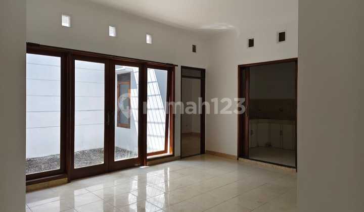 Rumah Cantik Minimalis Siap Huni Taman Kopo Indah 2