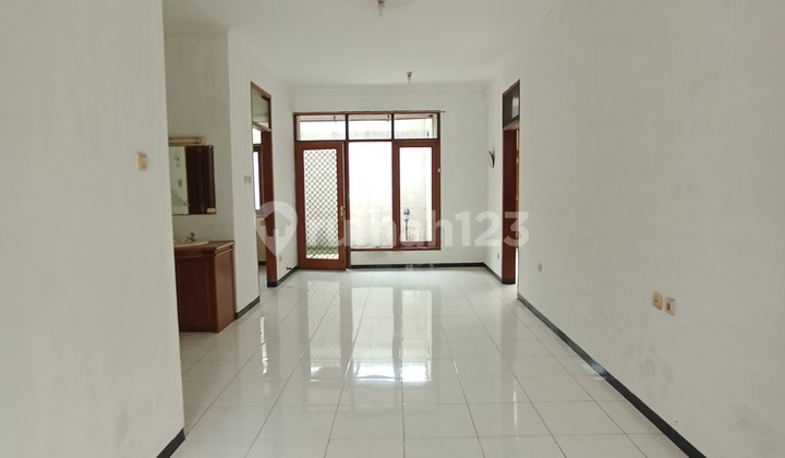 Rumah Bagus Asri Siap Huni Batununggal