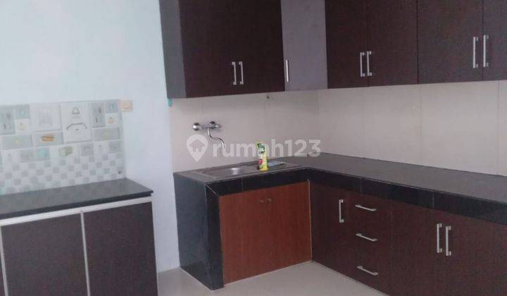 Jual Rumah 2 Lantai Sudah Renovasi Utara Shm 2