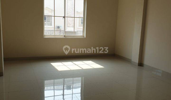 Sewa Ruko Di Green Lake City (130juta) 67.0 m² Unfurnished SHM 2
