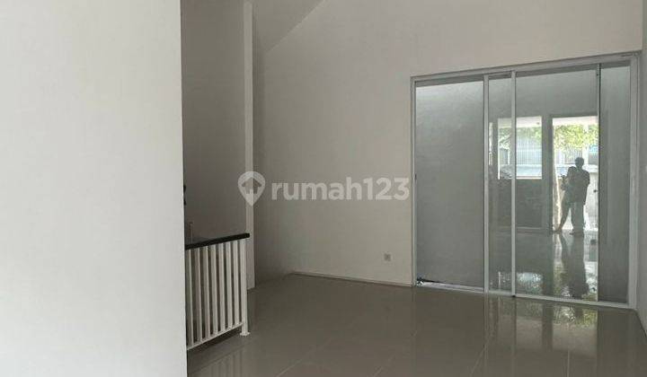 Sewa Rumah Baru 3 Lantai Utara Shm 1