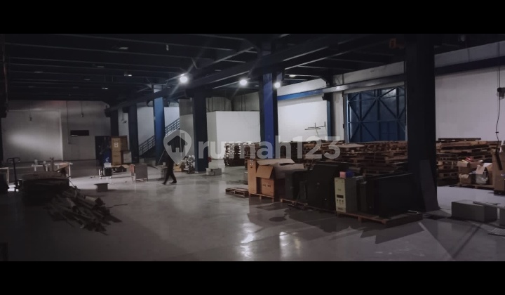 Warehouse for Rent (1.2 Billion) 2011.0 m² Unfurnished SHM in Sunter Warehouse for Rent (1.2 Billion) 2011.0 m² Unfurnished SHM in Sunter