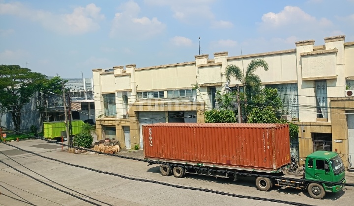 Warehouse for Rent (350 Million) Prima Center in Cengkareng 276.0 m² Unfurnished SHM Warehouse for Rent (350 Million) Prima Center in Cengkareng 276.0 m² Unfurnished SHM