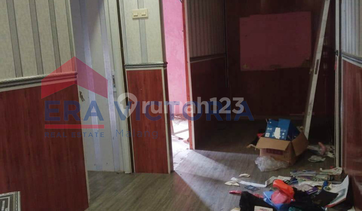 Roadside Shophouse Near Umm, Former Hardware Store, Suitable for Business 2