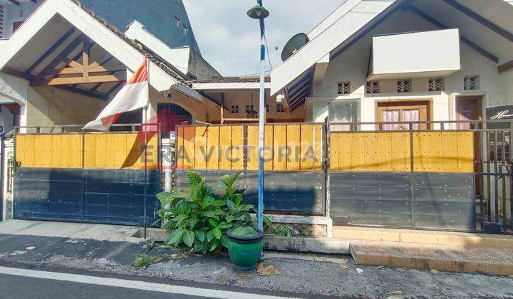 Dijual Rumah Terawat Lokasi Strategis Dekat Kampus Asia Kota Malang 1