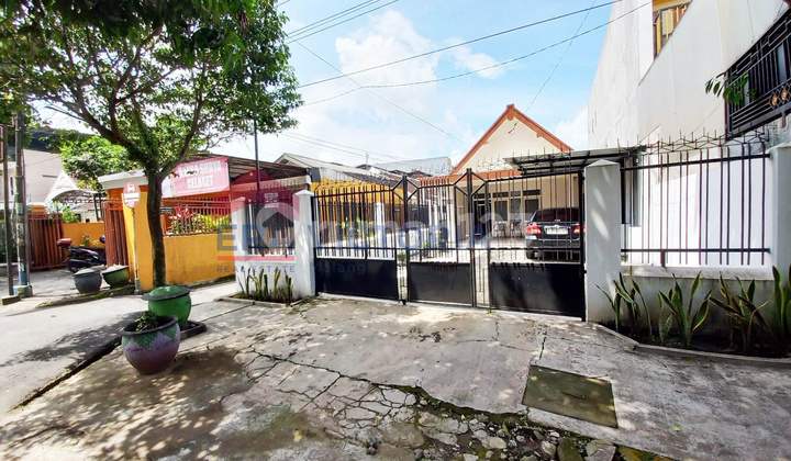 Rumah Area Klojen Dekat Sekolah Cor Jesu dan Savana Hotel