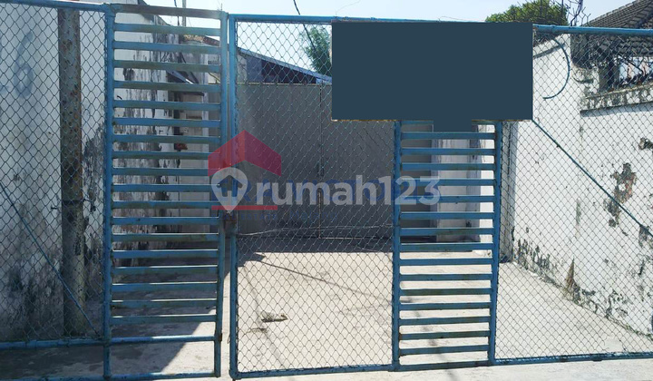 Gudang Pinggir Jalan Raya Dekat Traffic Light Cocok untuk Produksi dan Distribusi Gudang Pinggir Jalan Raya Dekat Traffic Light Cocok untuk Produksi dan Distribusi