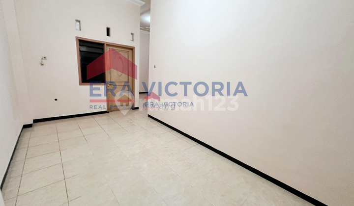 Ready-to-Use Shop House in a Super Strategic Location, Suitable for Any Business 2