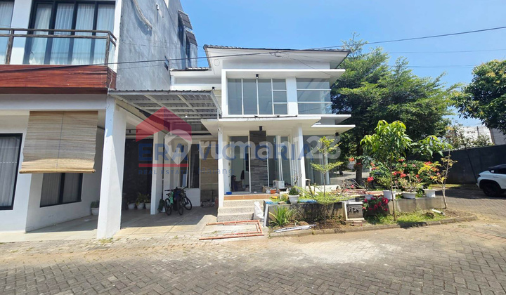 Rumah Perum Eksklusif, Aman & Strategis Dekat UNMER dan Kuliner Kawi