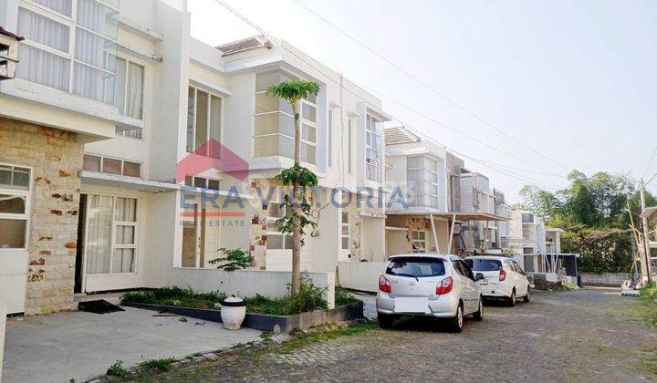 Dijual Rumah Bagus di Perum One Gate System Bisa 2 Mobil Kota Malang 2