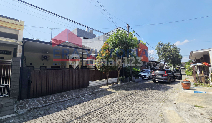 Rumah Mewah di Perumahan Elit Dekat Plaza Araya & RS Persada 2