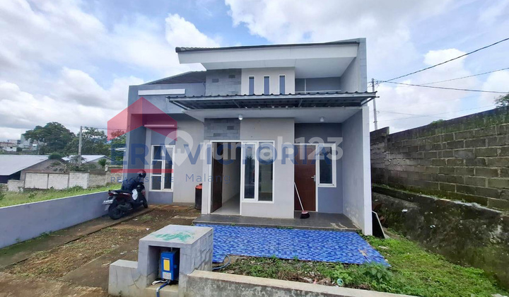 House for Sale in Lowokwaru Area, Cool Breeze, Ideal for Small Families