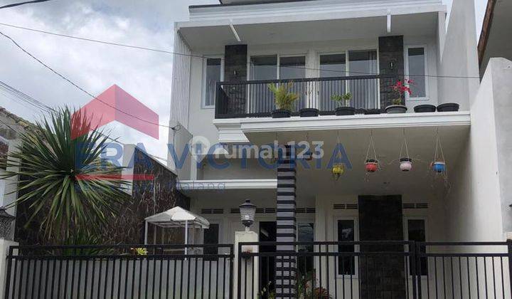 Rumah Jual Lokasi Batu Dekat Alun-Alun, Wisata Cocok untuk Investasi  1