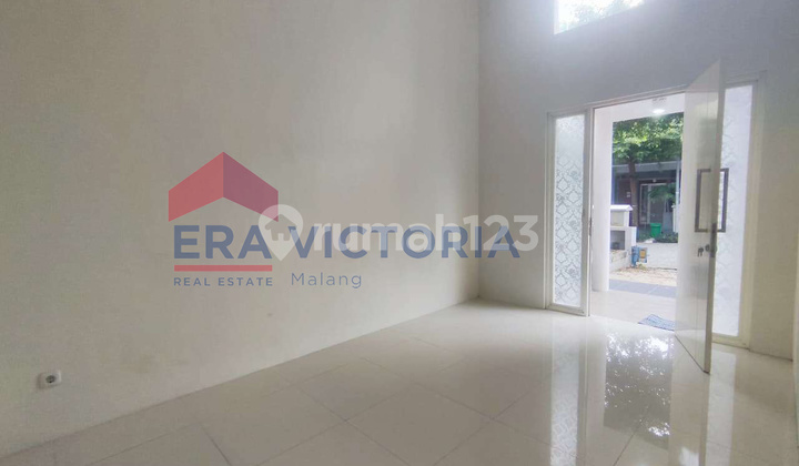 House Near Ub Campus, Polinema, Soehat Culinary Access, Suitable for Student Boarding.