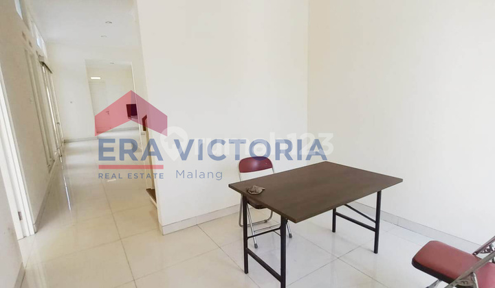 Rumah Sulfat Akses Simpangan Mobil Area Kuliner Cocok untuk Hunian Keluarga 2