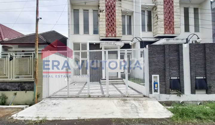 Rumah Sulfat Akses Simpangan Mobil Area Kuliner Cocok untuk Hunian Keluarga