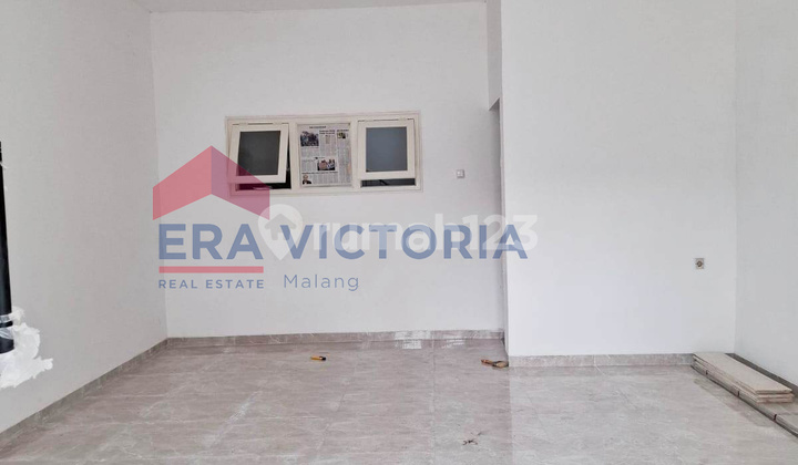 3-Story House in Jodipan Area, Suitable for Office Business 3-Story House in Jodipan Area, Suitable for Office Business