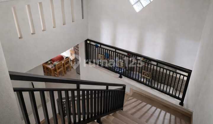 Rumah 2 Lantai SHM di Pancoran Mas, Depok Rumah 2 Lantai SHM di Pancoran Mas, Depok