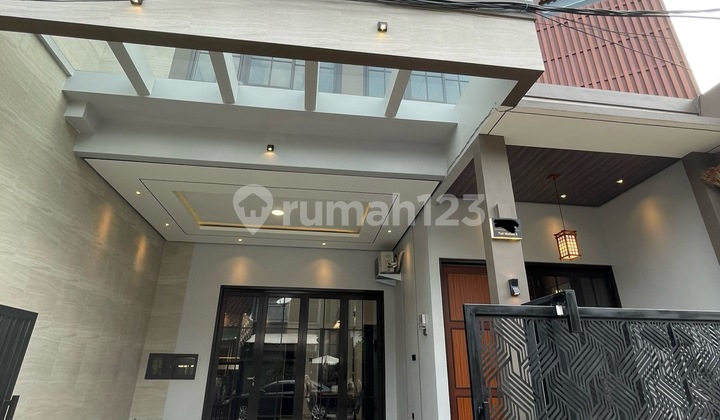 Rumah Modern 3 Lantai Full Furnished di Puri Madani 2, Pondok Cabe – Tangsel