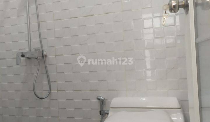 Rumah mewah elegant  2 lantai di Palmerah jakarta barat