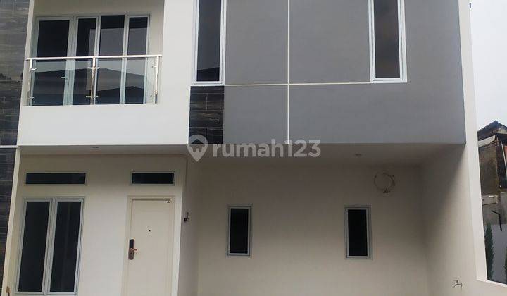 Rumah mewah elegant  2 lantai di Palmerah jakarta barat