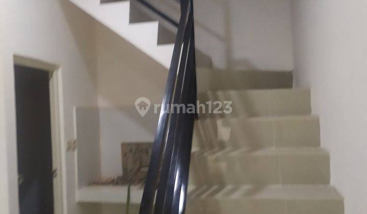 Rumah mewah elegant  2 lantai di Palmerah jakarta barat