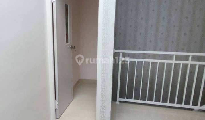 Rumah mewah elegant  2 lantai di Palmerah jakarta barat
