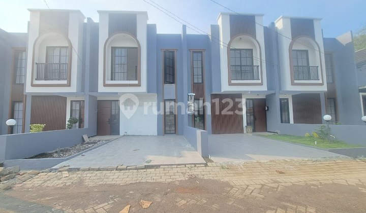 Dijual Rumah 2 Lantai Dekat Surabaya Disukodono