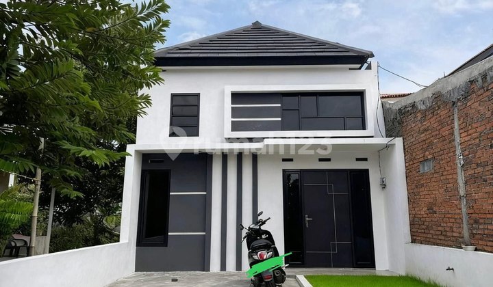 Ready-to-Live House Near Surabaya in Digedangan, SHM, Cash Only No Credit
