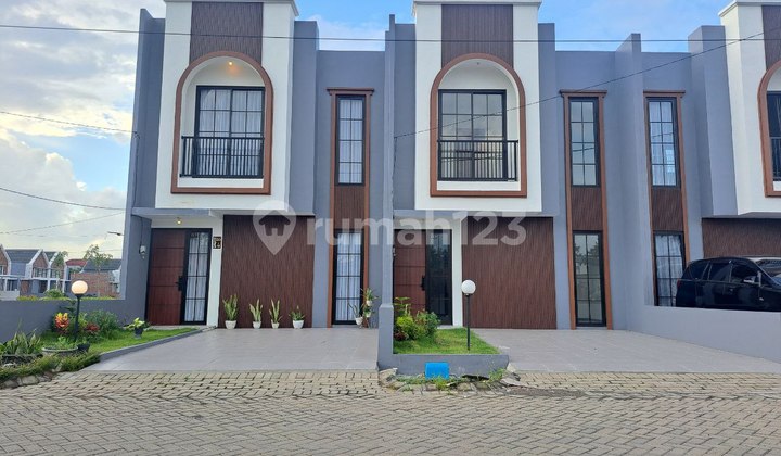Rumah Siap Huni 2 Lantai Lokasi Setrategis Dekat Surabaya 2