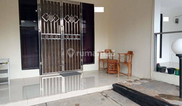 Hunian Furnished Brownstone Zona Industri Akses Tol 1