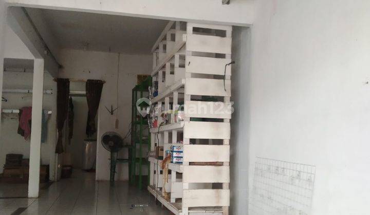 Kios Usaha Berada di Lalu Lintas Ramai Kramatwatu 2