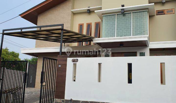 Hunian Bagus Furnished 3 Lantai Palm Hills Estate 1