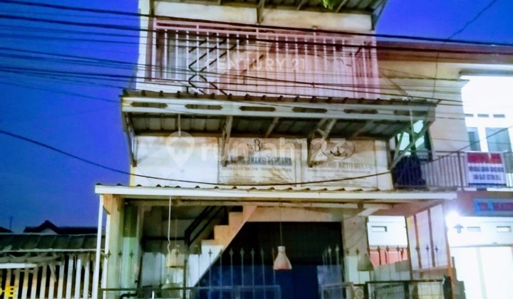 3-Storey Shop House on Tirtayasa Street Jombang, Suitable for Business 1