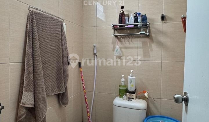 Hunian Bagus 2 Lantai Furnish Taman Krakatau 2