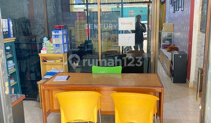 3-Storey Shop House in Tripjamaksari with Busy Street Access 2