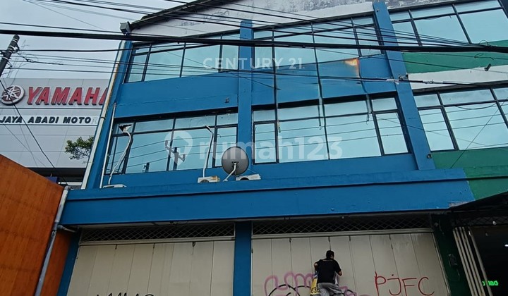 1-Story Shop House in Cibeber Suitable for Business 2