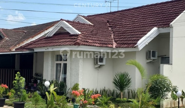 English translation: Very Nice Residence Villa Permata Hijau Corner Position English translation: Very Nice Residence Villa Permata Hijau Corner Position
